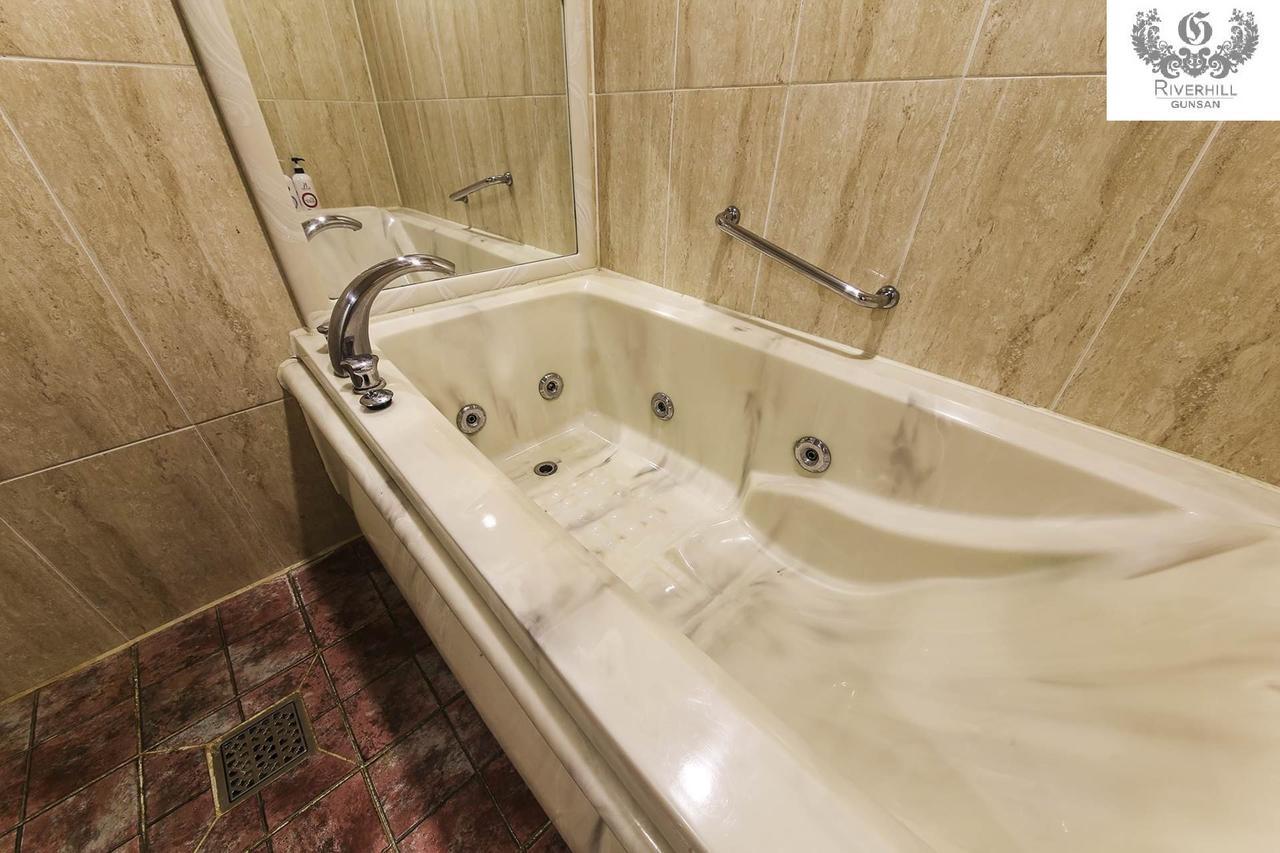Gunsan River Hill Tourist Hotel Εξωτερικό φωτογραφία